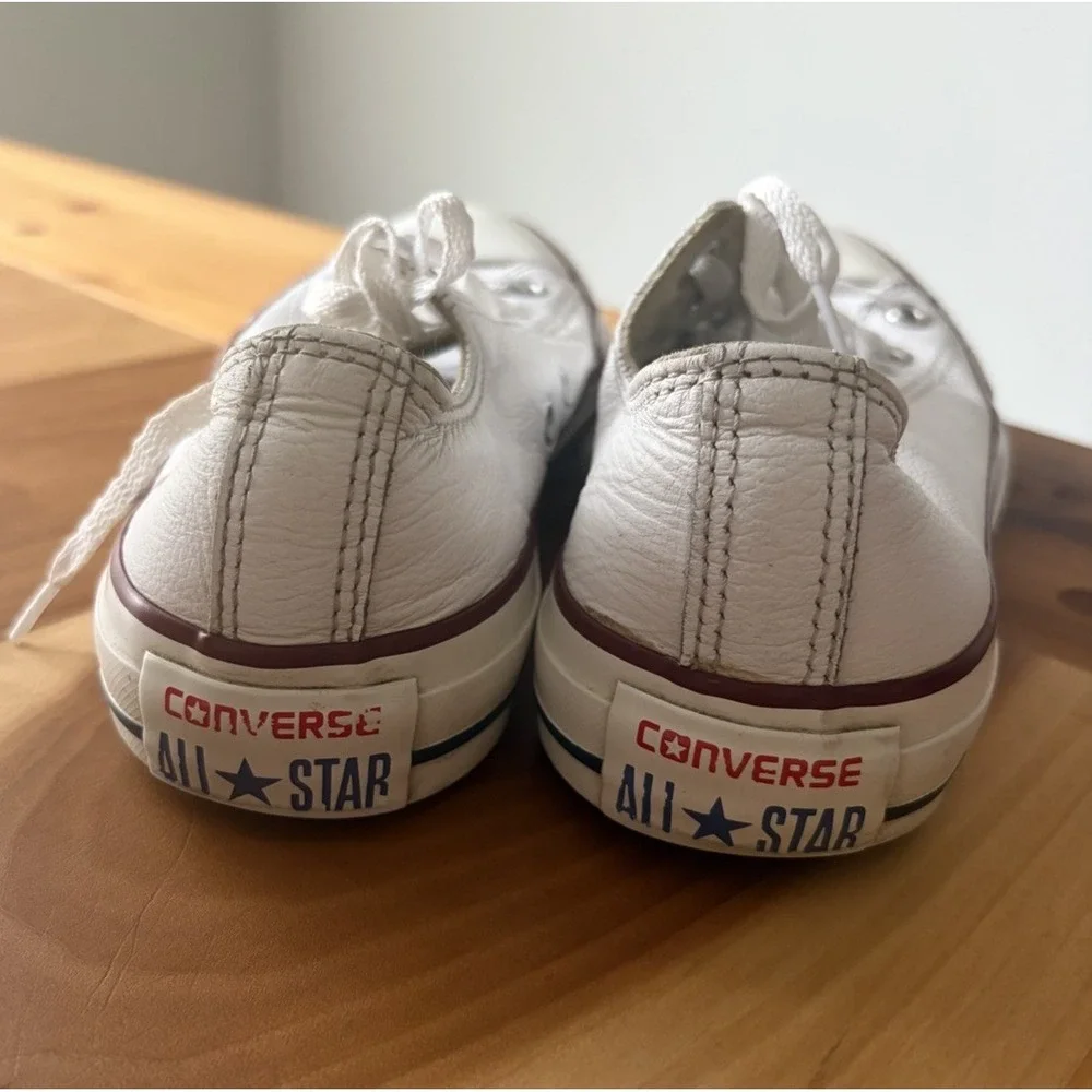 Converse Sneakers Unisex Womens 7 Mens 5 White Chuck Taylor All Star Leather Low